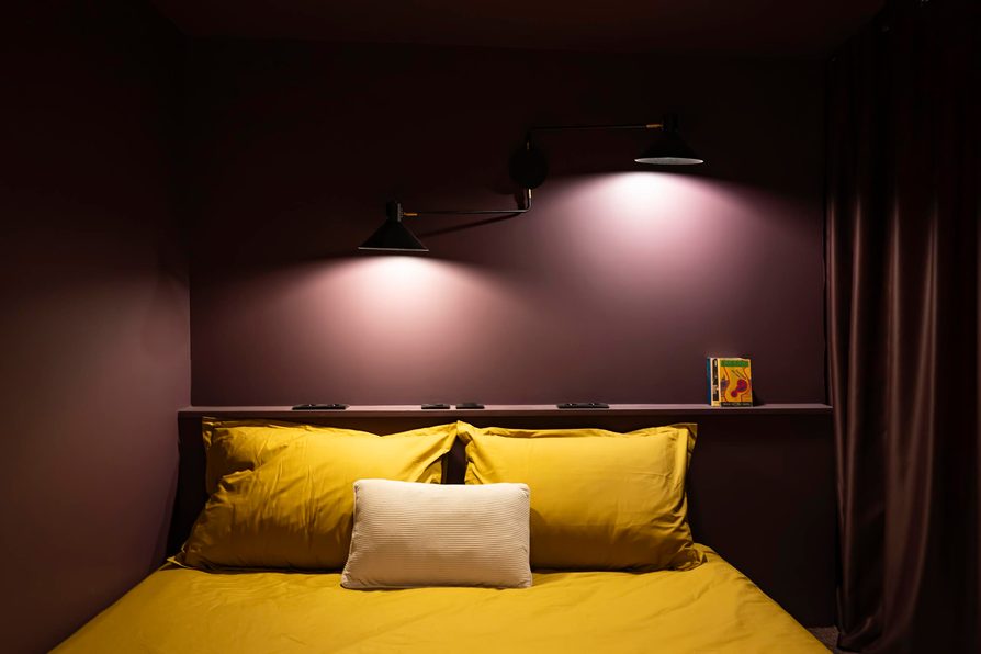 pihet_chambre-lit-jaune_01