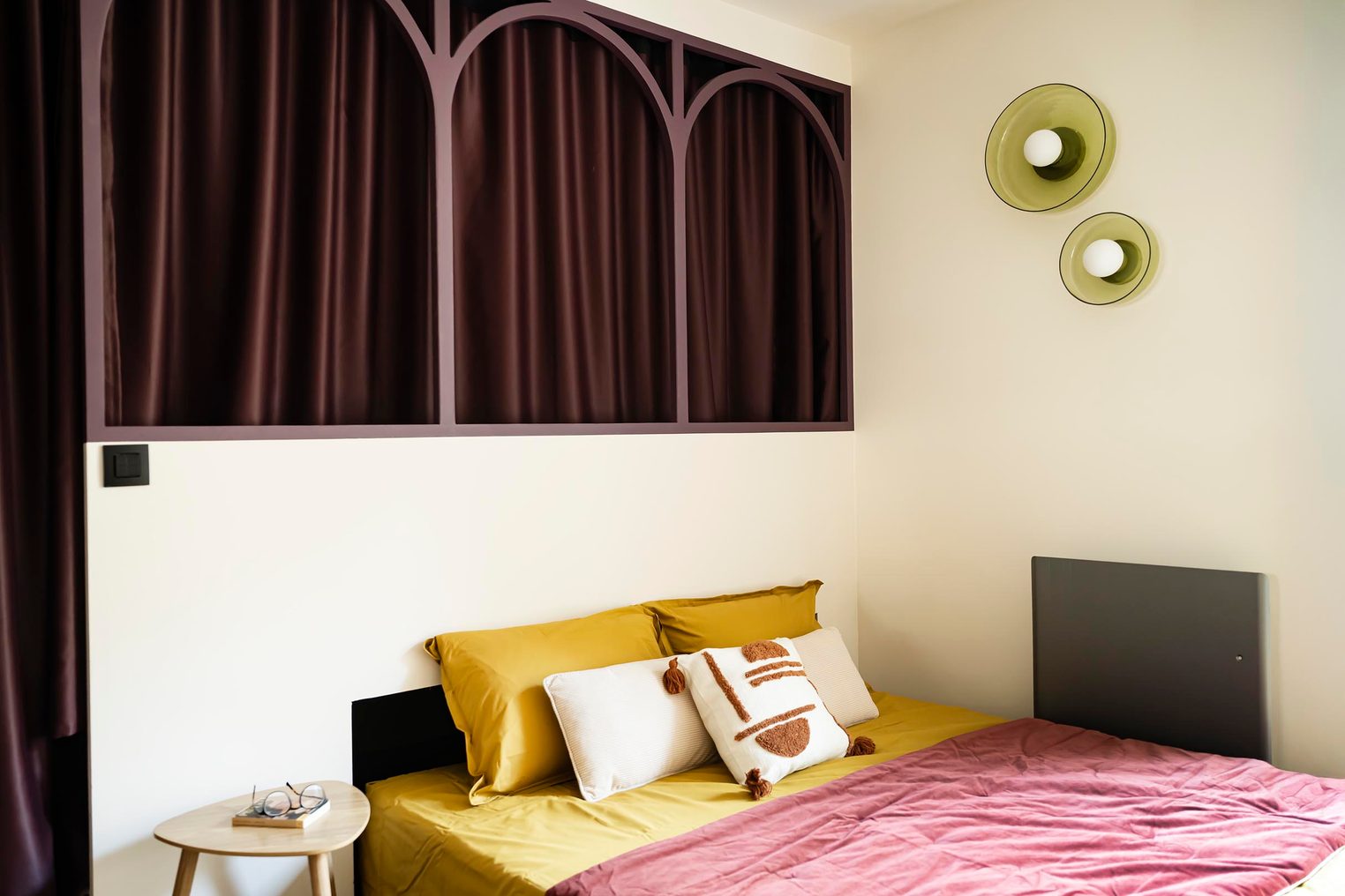 Plan large chambre rose jaune, appartement locatif rénové, rue Pihet, Paris, Agence MIND