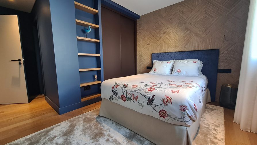 porto_chambre-etagere-bleue_01