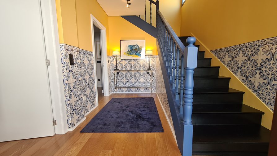 porto_escalier-mur-jaune_01