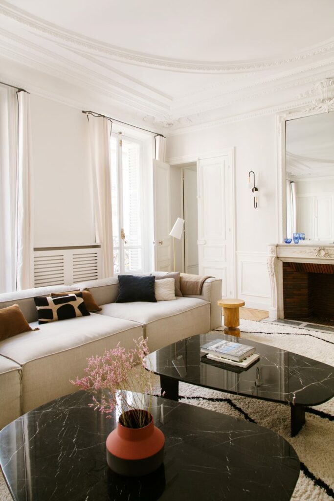 saint-augustin_salon-table-marbre-noir_01